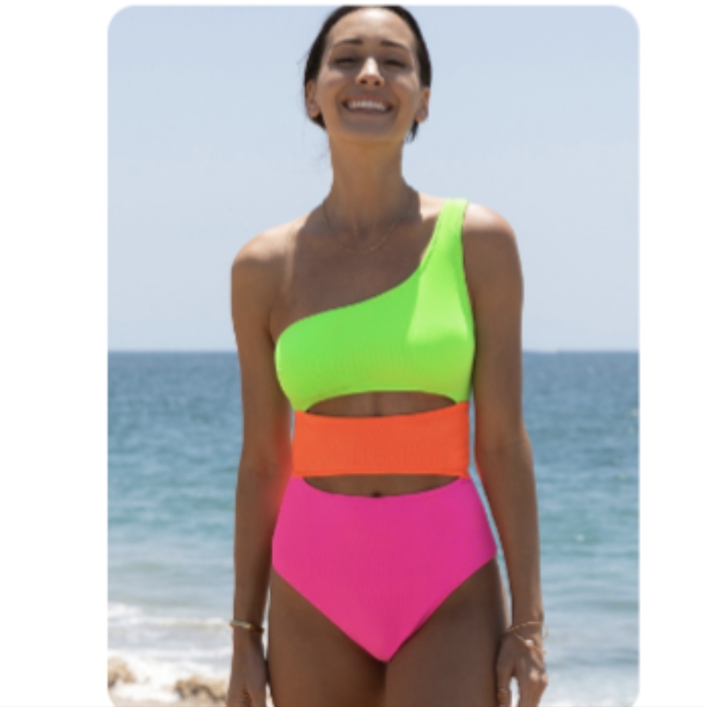 One piece bathing suit